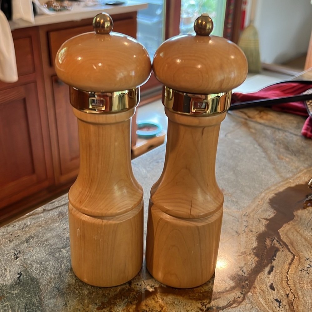 William Bounds 💛 Blonde Wood Salt & Peppermill Mills Adjustable Coarseness 💛